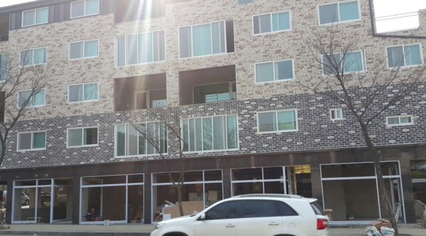 고벽돌타일과 천연석타일의 조화