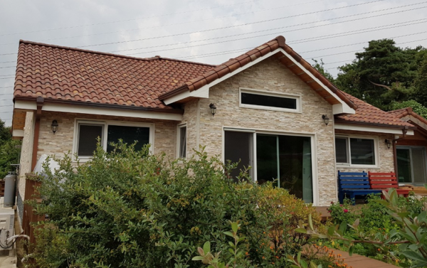 천연 금강석 타일로 단독주택 시공