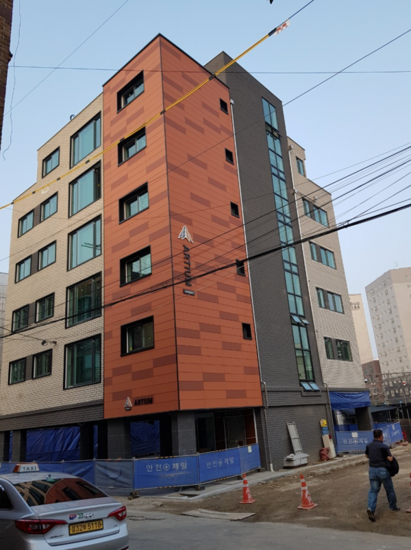 테라코타와 혹두기 벽돌타일