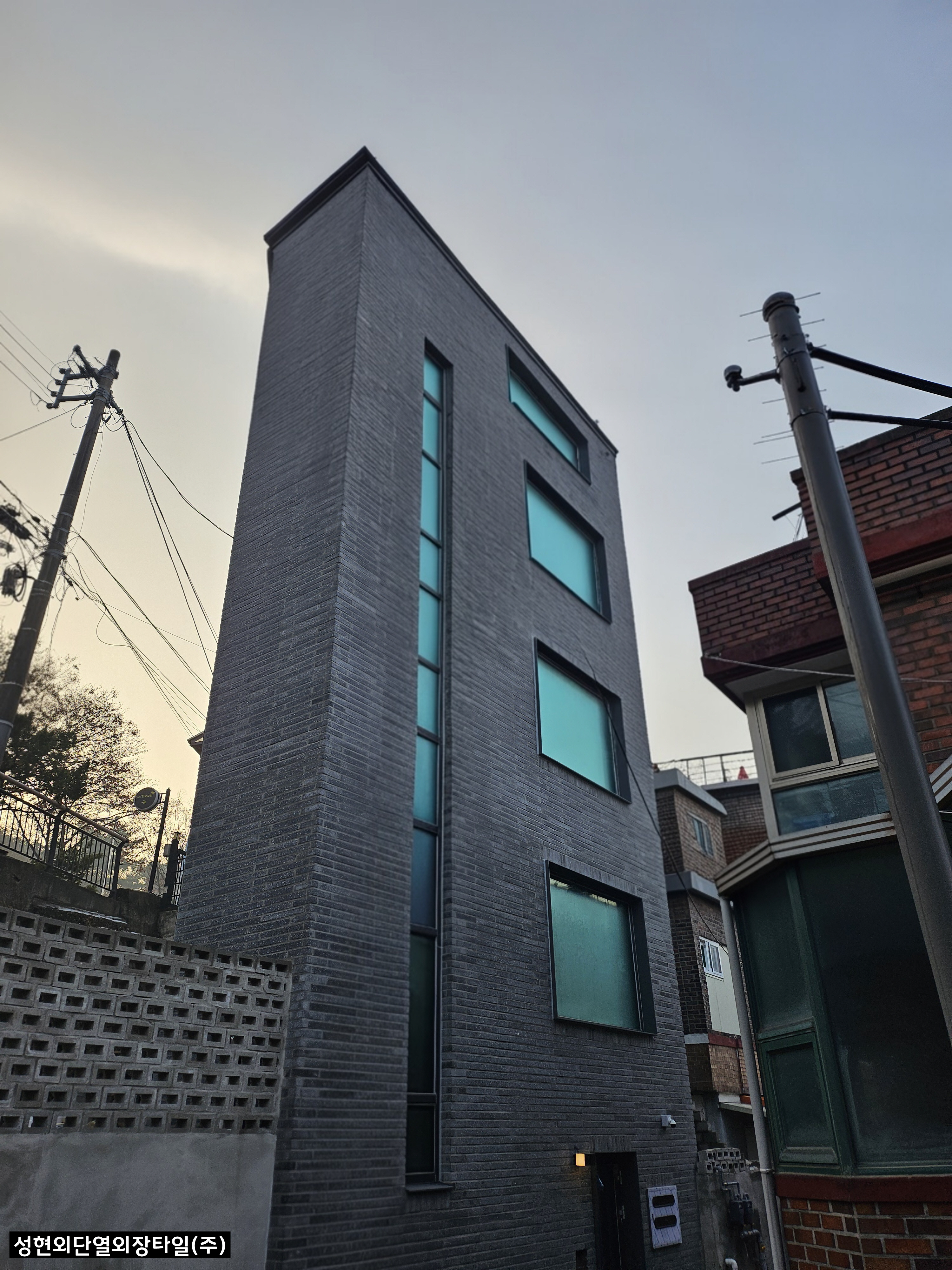 [주택신축] 종로구 동순동 오석크림블랙 시공